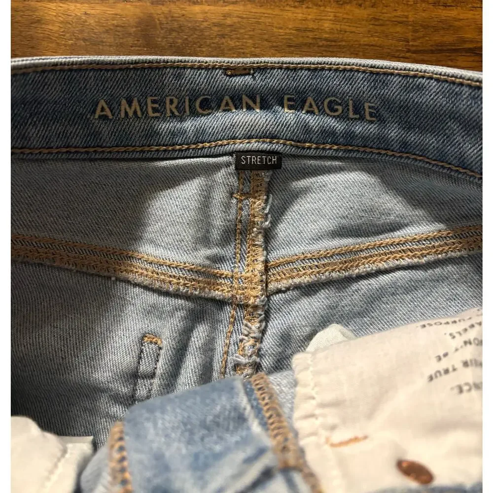 American Eagle Women’s 4 Short 26 x 26 Jeans Mom Straight High Rise Blue Denim